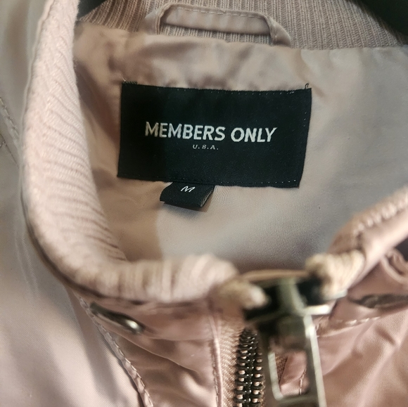 Women's Rose Gold Member's Only jacket - Picture 2 of 9
